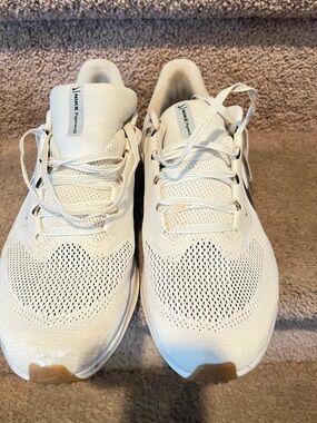 Nike Running Shoes in Light Cream/White 9.5 beautiful and comfortable.